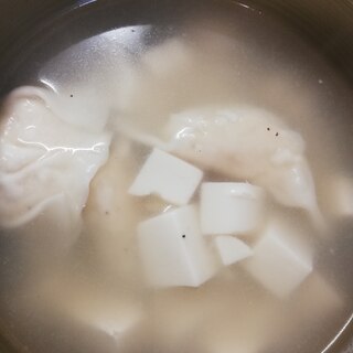 餃子と豆腐の中華スープ